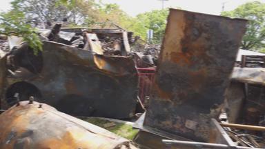 房子完全摧毁了火明尼阿波里斯市抗议骚乱转暴力