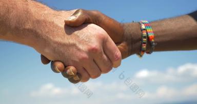 握手象征国际友谊