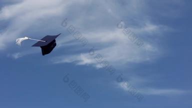 单毕业帽飞行空气虚拟毕业社会距离保持首页概念