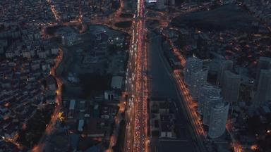 <strong>长高</strong>速公路<strong>高</strong>速公路晚上伊斯坦布尔金融区城市没完没了的介绍距离交通小时红色的灯空中视图