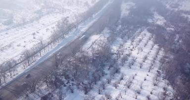 冬天村高速公路汽车雾