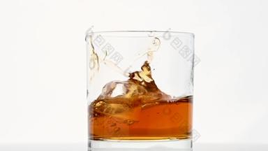 冰多维数据集秋天玻璃<strong>威士忌</strong>白色