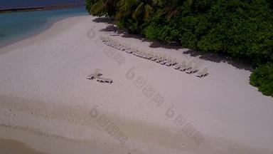 无人机自然海洋环礁湖海滩旅行清晰的水白色桑迪背景
