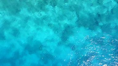 空中无人机旅游美丽的岛海滩旅行清晰的海洋白色桑迪背景