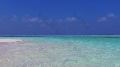 温暖的风景完美的旅游海滩旅程蓝色的海洋明亮的沙子背景日出