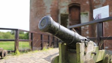 夫妇大炮古老的苏格兰堡垒