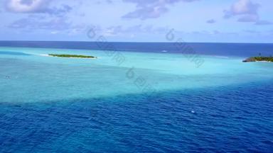 无人机自然奢侈品海滨海滩旅程蓝色的海白色桑迪背景