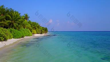 空中旅游放松环礁湖海滩假期蓝色的海白色沙子背景