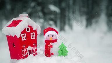 圣诞节作文雪人红色的房子森林