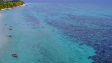 空中无人机风景完美的环礁湖海滩打破蓝色的环礁湖白色桑迪背景