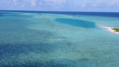 空中纹理海洋环礁湖海滩打破蓝色的绿色海洋白色沙子背景