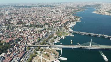 中心伊斯坦布尔火车桥车十字路口交通空中宽视图城市