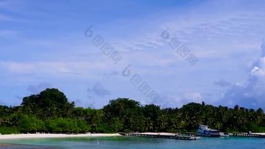 空中无人机旅行异国情调的湾海滩生活方式蓝色的环礁湖白色沙子背景
