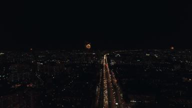 空中晚上视图列宁主义者大道莫斯科俄罗斯