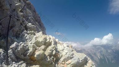 登山者观点探险攀爬岩石山峰会特里格拉夫朱利安阿尔卑斯山脉山范围