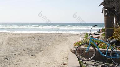 自行车巡洋舰自行车海洋海滩加州海岸美国<strong>夏季</strong>蓝色的<strong>周</strong>期沙子水波