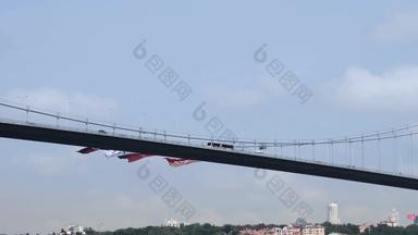 运输交通伊斯坦布尔横跨博斯普鲁斯海峡桥汽车公共汽车天空伊斯坦布尔火鸡