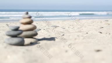 岩石平衡海洋海滩石头<strong>叠加</strong>海水波金字塔鹅卵石桑迪海岸