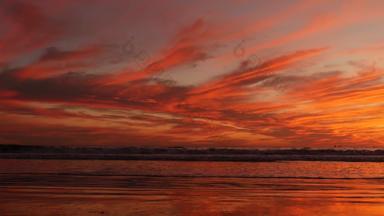 加州夏季海滩审美金日落生动的戏剧性的云太平洋海洋波圣诞老人莫妮卡受欢迎的度假胜地这些洛杉矶美国大气喜怒无常的紫色的晚上日落