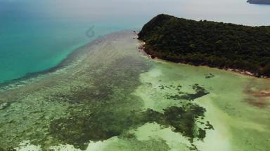 视图令人惊异的<strong>珊瑚珊瑚</strong>礁风景如画的无人机视图宁静的蓝色的海美丽的<strong>珊瑚珊瑚</strong>礁海岸热带岛天堂环礁