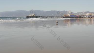 海洋波桑迪加州海滩经典摩天轮娱乐公园码头圣诞老人莫妮卡太平洋海洋度假胜地夏季标志性的视图象征这些洛杉矶美国旅行概念
