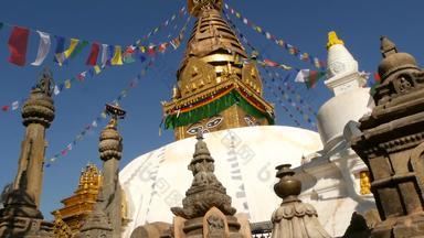 祈祷旗帜飞行风斯瓦扬布纳特<strong>佛塔</strong>猴子<strong>寺庙</strong>神圣的宝塔象征尼泊尔加德满都佛的眼睛世界遗产网站藏文佛教古老的宗教体系结构