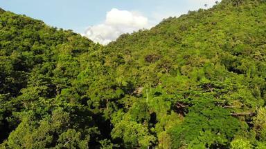 绿色丛林山热带树日益增长的<strong>丘陵地</strong>形KOH寒岛瀑布山无人机视图热带雨林景观亚洲环境保护概念