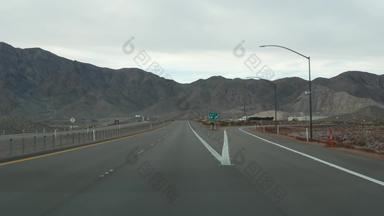 开车汽车路线这些维加斯内华达美国路旅行大峡谷亚利桑那州搭便车旅行美国野生西印度土地沙漠山旅程荒野车窗口
