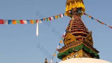 色彩斑斓的祈祷旗帜wawing风<strong>佛塔寺庙</strong>神圣的宝塔象征尼泊尔加德满都佛的眼睛日落重度营养藏文佛教鸽子飞行古老的体系结构