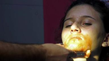 消毒女脸牙手术医疗操作口服手术眼前切除术黑暗操作房间