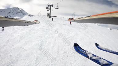 空中滑雪电梯专家滑雪滑雪快山滑雪坡慢运动