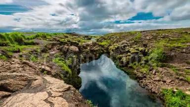 4K时间推移。 板块构造裂谷充满清水.. 冰岛Thingvellir国家公园。 2015年6月15