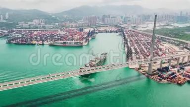昂船洲大桥及香港港口的超逾期时间：<strong>货柜</strong>船、吊车及车辆