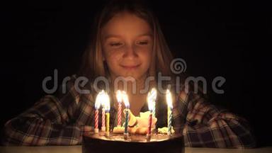 儿童生日聚会，夜晚吹烛，儿童庆典，黑暗少女周年纪念