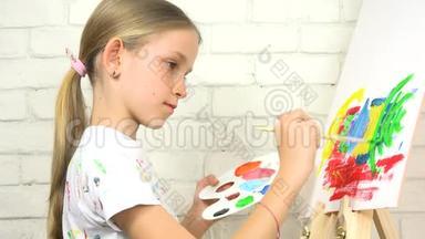 画架上的儿童绘画，车间班的学童，少女手工艺，儿童教育