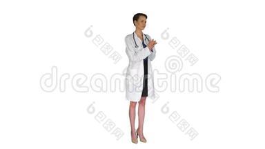 医生女士穿着医用外套，在白色<strong>背景</strong>上孤立地<strong>鼓掌</strong>和<strong>鼓掌</strong>。