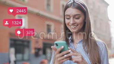 可爱的女人穿着智能手机上的应用程序站在老城街上。 带有用户<strong>界面</strong>的<strong>动画</strong>