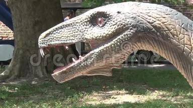 恐龙公园头部和身体中的真实体骨生物恐龙