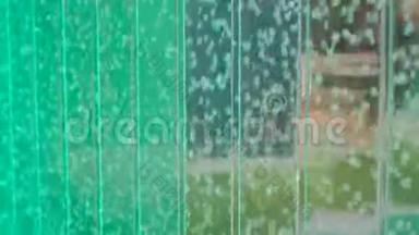 气泡水玻璃绿墙