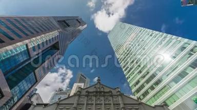 从现代商业、摩天<strong>大</strong>楼、玻璃和中央商业建筑的天空景观中寻找<strong>视角</strong>