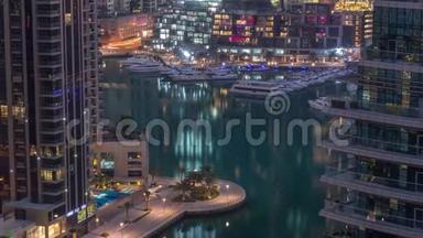 迪拜海滨长廊空中之夜到白天时间。 阿拉伯联合酋长国迪拜