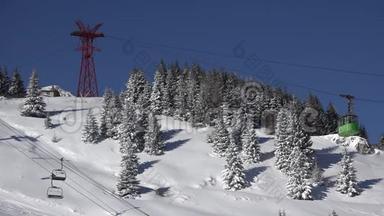 4K阿尔卑斯山滑雪缆车、高山缆车、冬季运动、游客滑雪