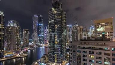 <strong>迪拜</strong>海滨住宅和办公室摩天大楼的空中景观，带海滨夜景