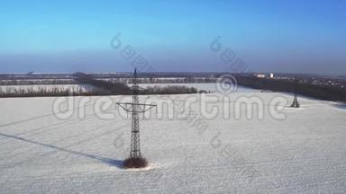 俄罗斯某地的<strong>电力线</strong>路，冬季景观，鸟瞰