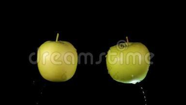 2.两个绿苹果相撞，溅起水花