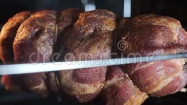 波克西隆烤肉。 肉是在热对流炉里用唾沫烤出来的