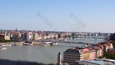 厄泽贝特大桥。 布达佩斯是匈牙利的首都。 令人惊叹的城市景观全景。