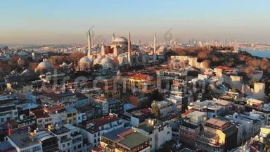 伊斯坦布尔俯瞰<strong>圣索菲亚</strong>的傍晚空中全景。