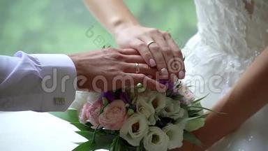 新娘手中`婚礼花束