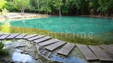 泰国绿蓝水是泰国克拉比的旅游景点